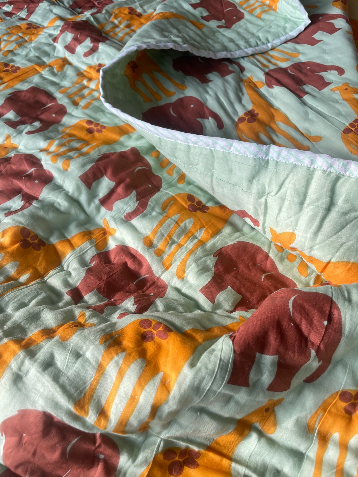 Soft Mul Cotton, Giraffe & Elephant Quilt (Children)