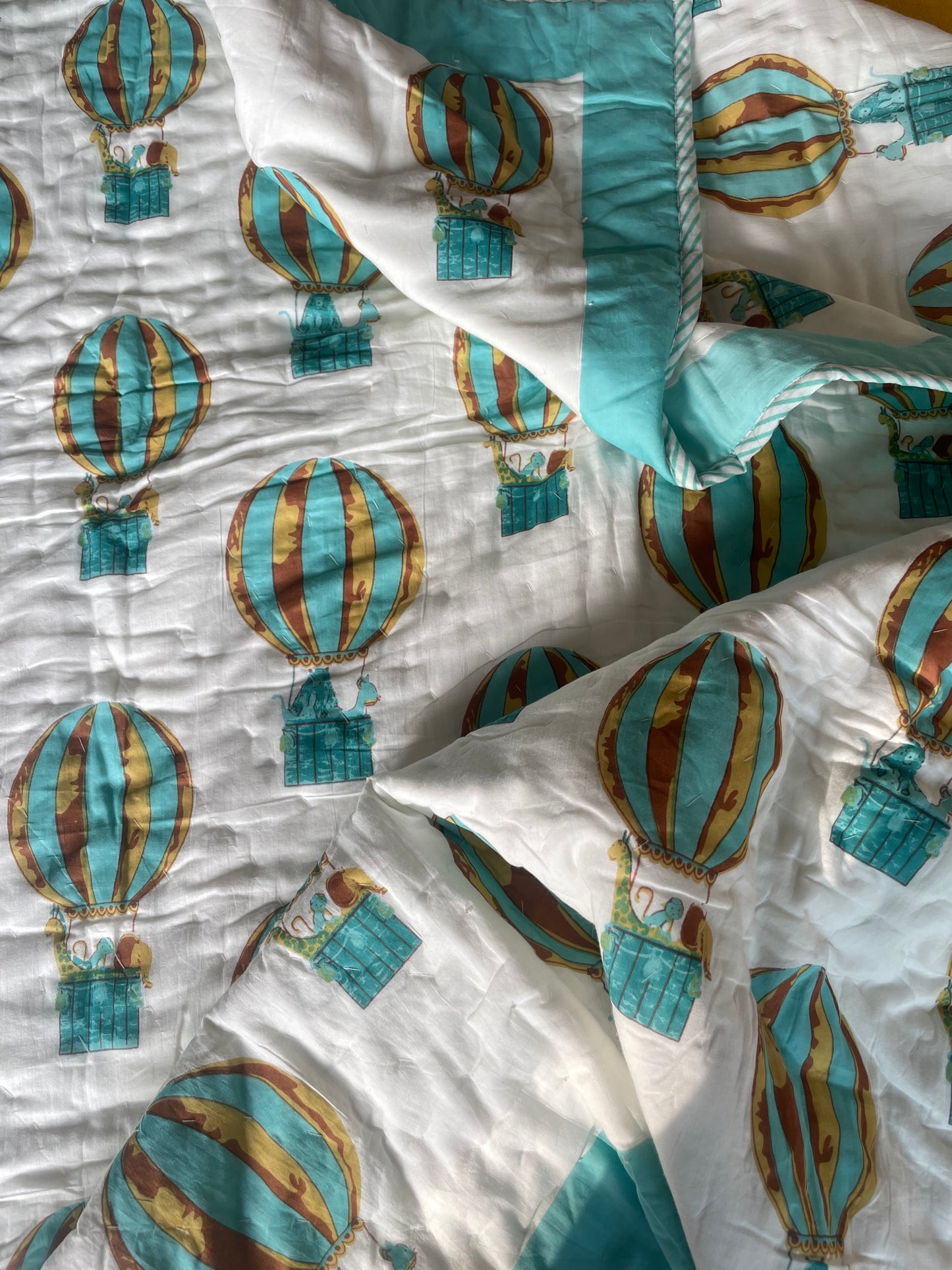 Soft Mul Cotton, Animals on Hot Air Balloon Quilt (Children)