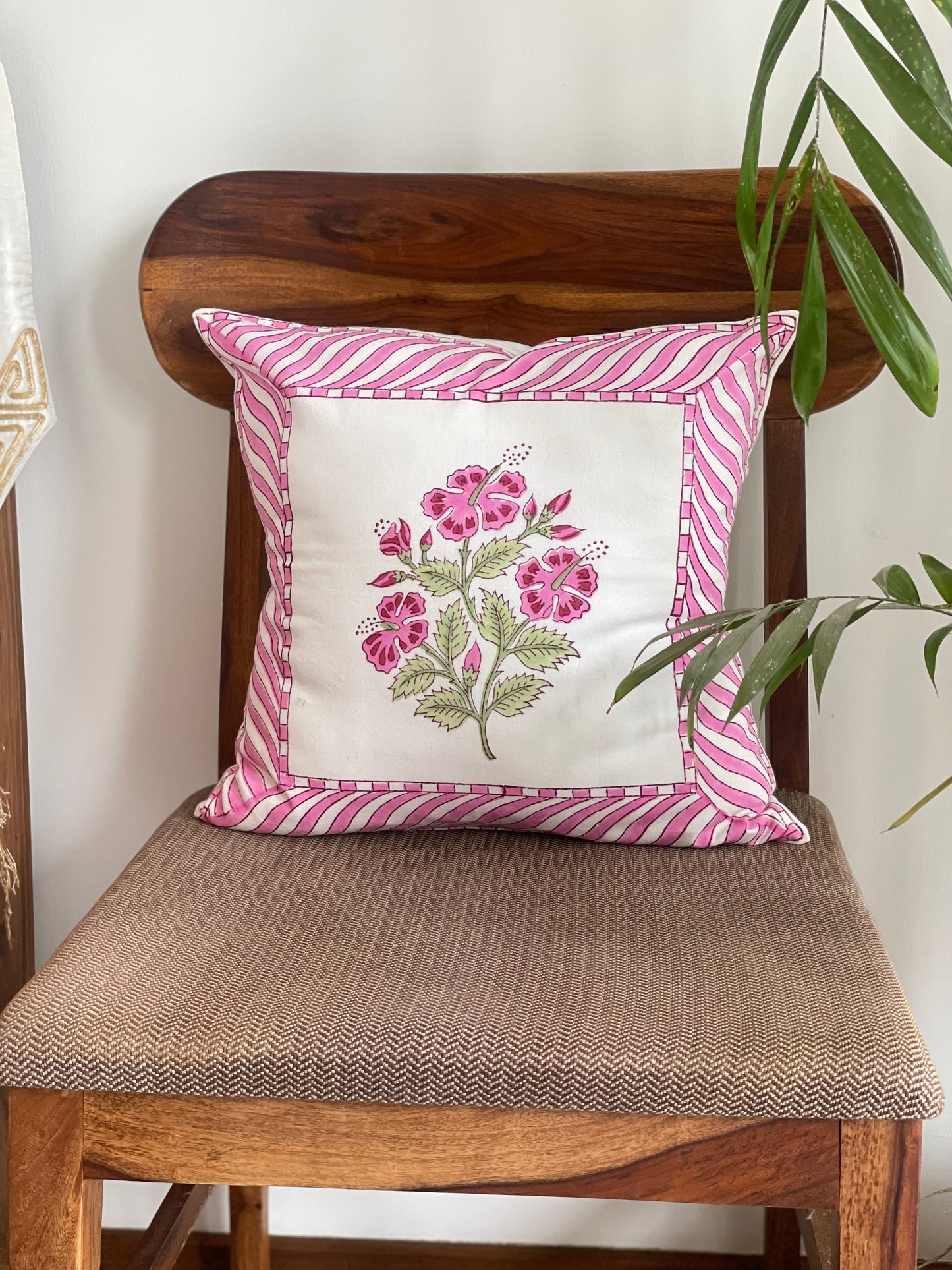Pink Hibiscus Cushion Cover (Set of 2) (16'x16')