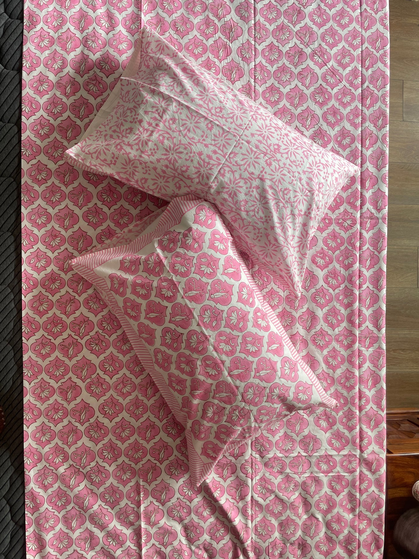 Pink Lotus Bedsheet - Kingsize