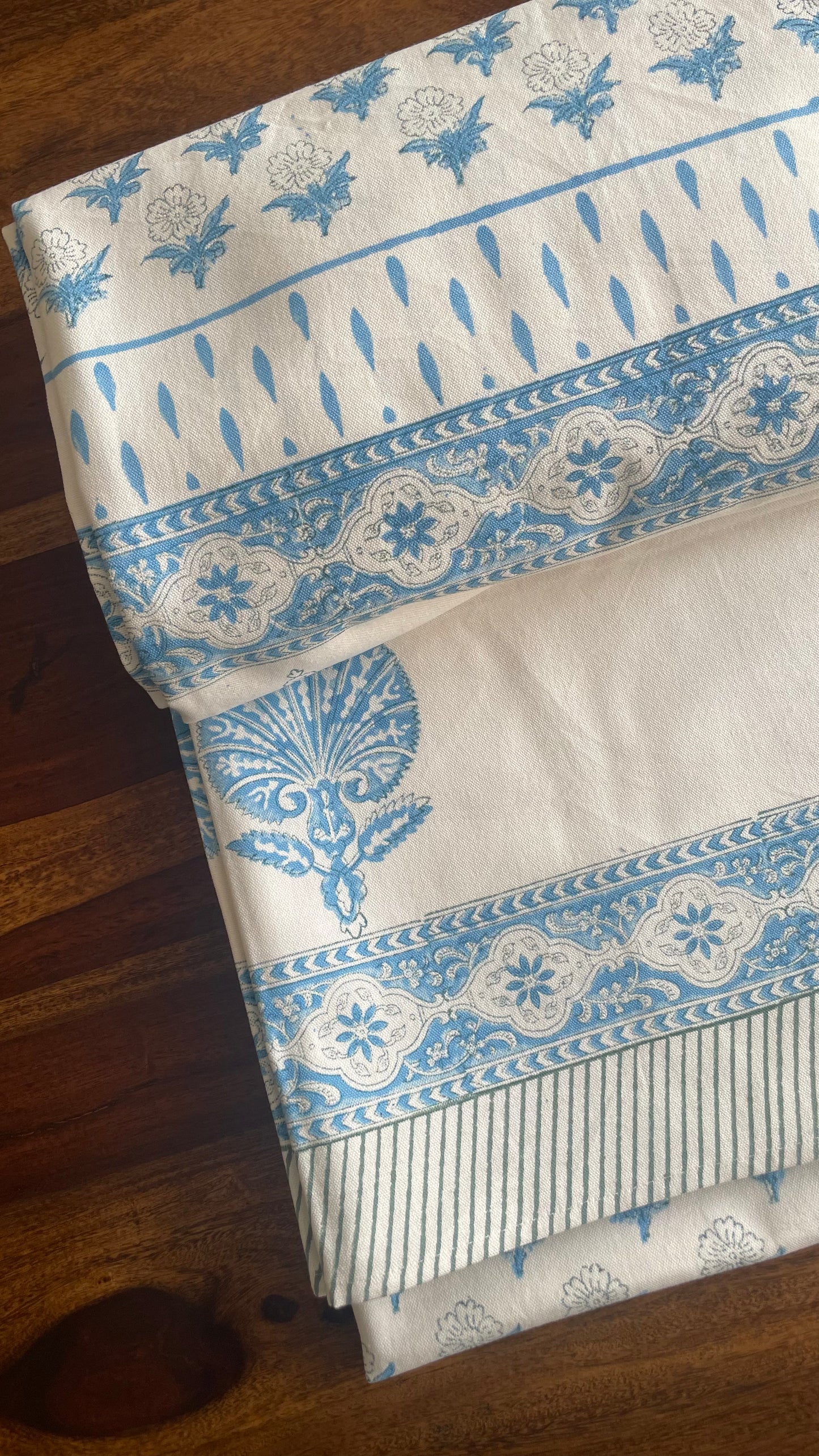 Blue Spring Table Cover - Six Seater